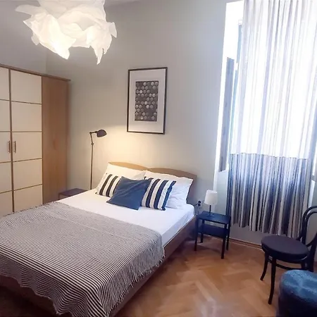Reful Apartment *