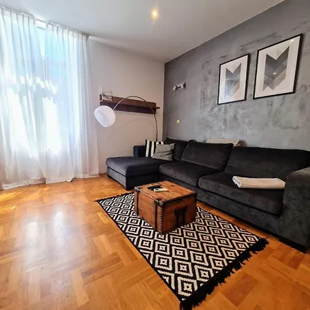Reful Apartment
