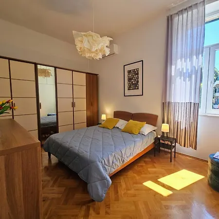 Reful Apartment *